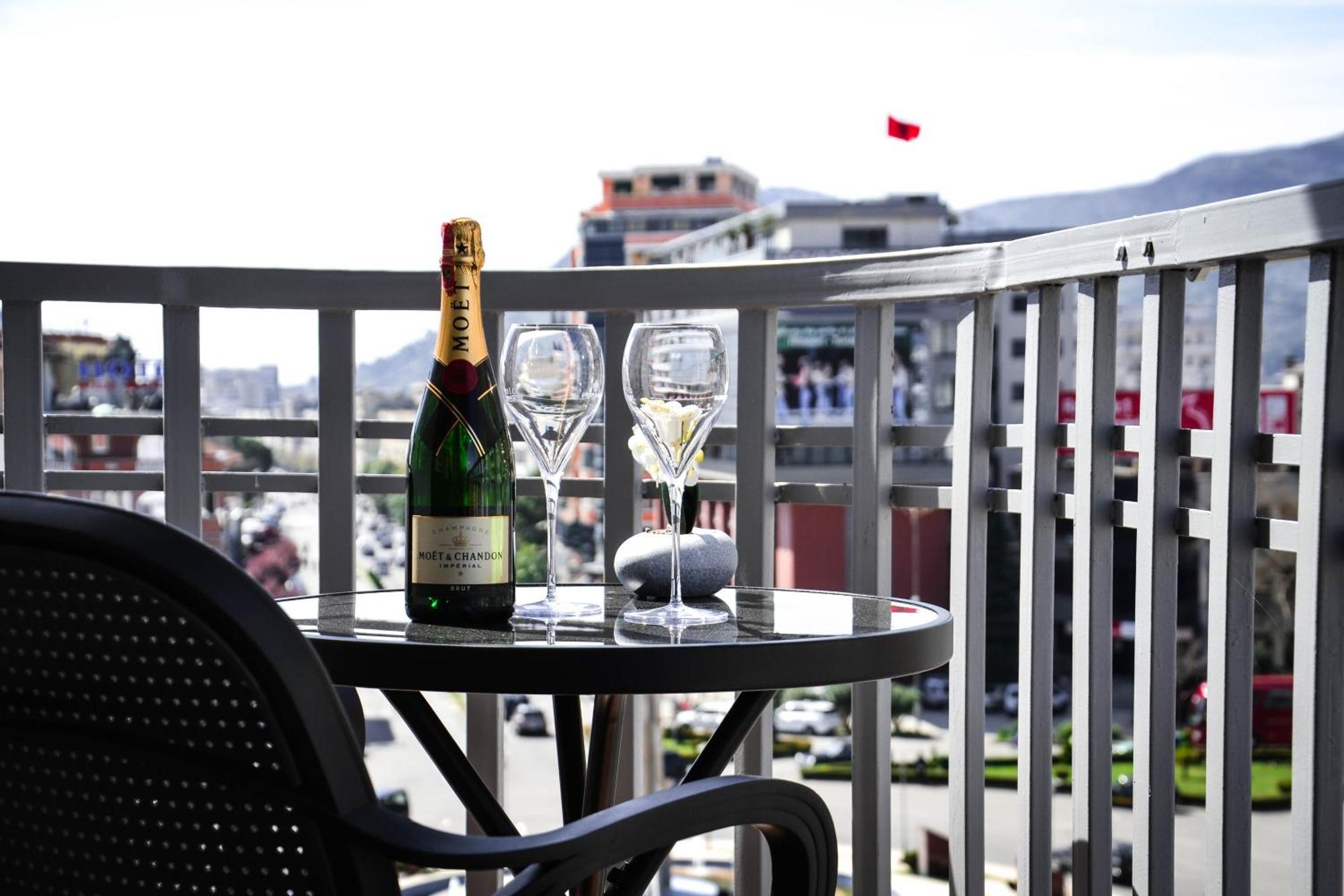 Horizont Apart-Hotel Shkoder Bagian luar foto