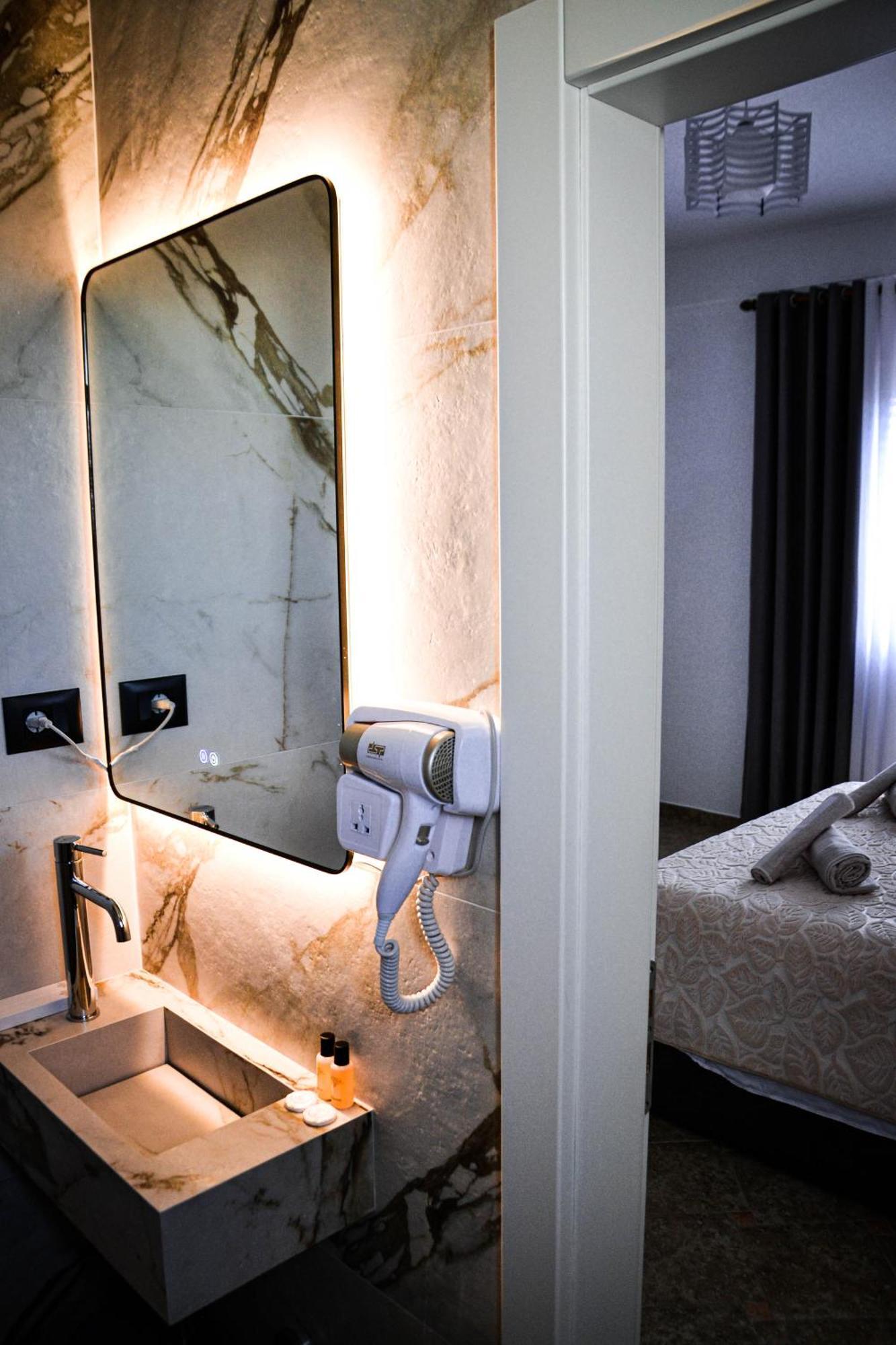 Horizont Apart-Hotel Shkoder Bagian luar foto