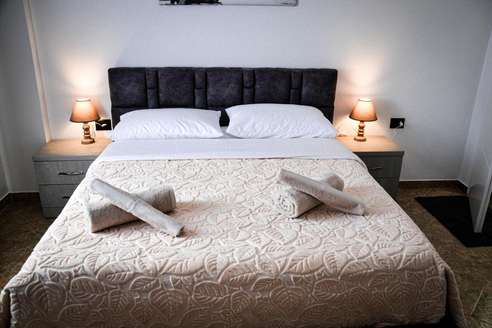 Horizont Apart-Hotel Shkoder Bagian luar foto